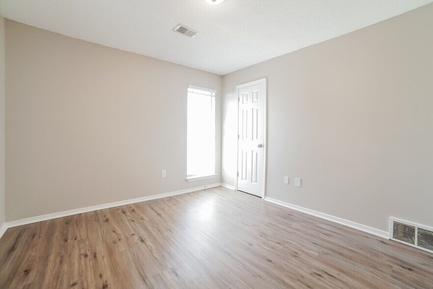 Building Photo - 9179 Belmont Dr