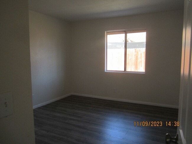 Building Photo - Completely Remodeled 3 Bedroom/2 Bath Near Galleria