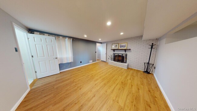 Building Photo - 511 Freeman Ave