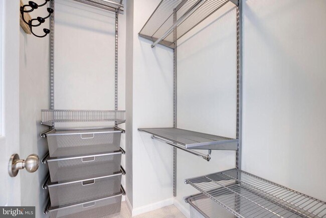 Building Photo - 5610 Gosling Ct