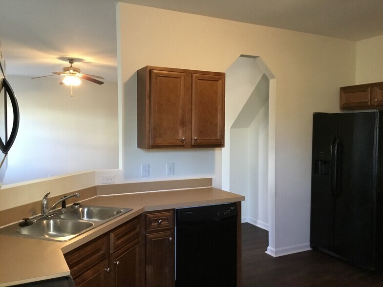 Building Photo - 2321 King Malcolm Ln