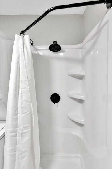 Standing Shower in 2nd Bedroom En-suite bathroom - 1485 Hamlet Ave