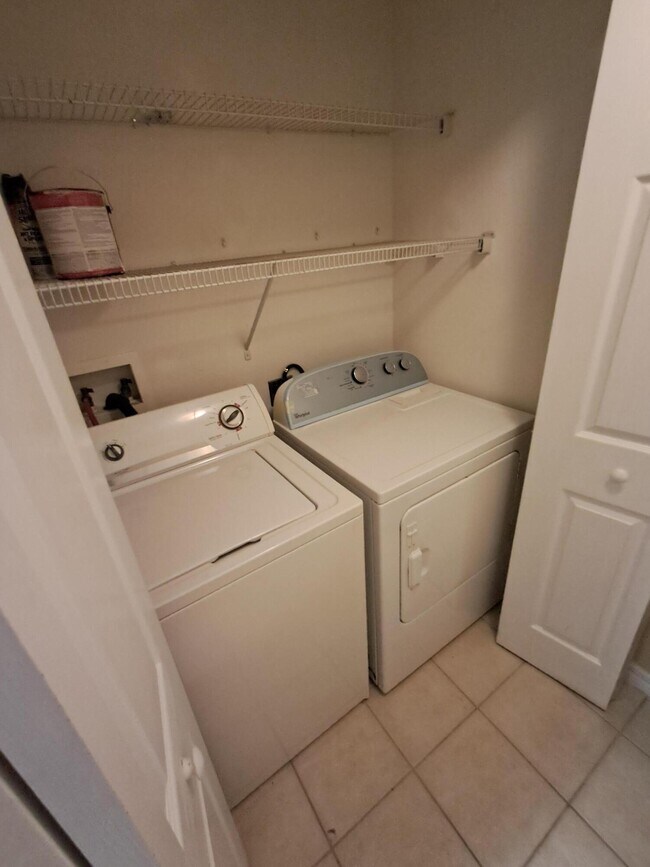 Building Photo - 2807 Veronia Dr