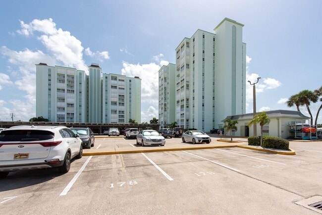 Building Photo - 400 64th Ave