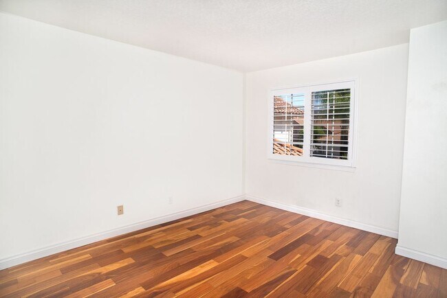 Building Photo - 12021 Falcon Crest Way