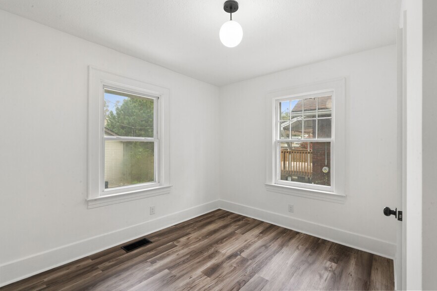 Building Photo - 2416 Sherry Rd