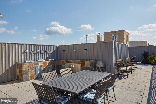 Building Photo - 1711 Massachusetts Ave NW