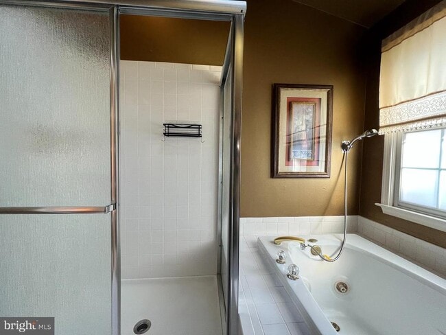 Building Photo - 201 Blaze Climber Way