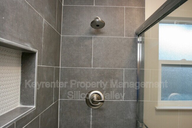 Building Photo - 937 Miramonte