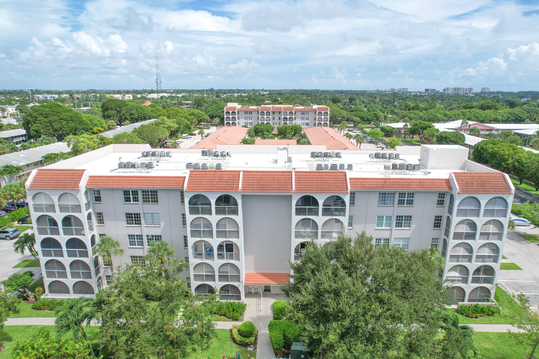 Building Photo - 250 NE 20th St