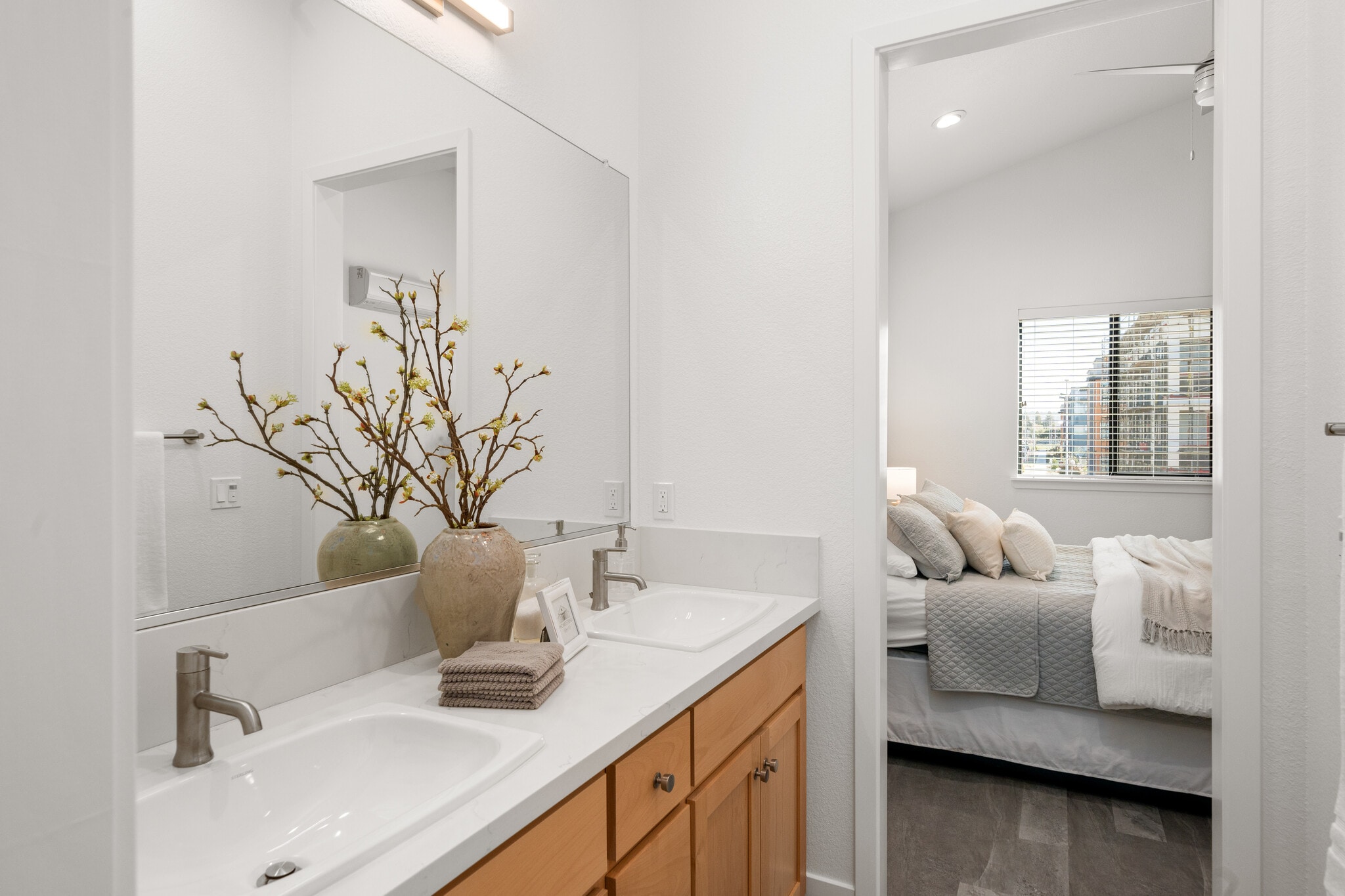 Building Photo - 1889 Notre Dame Blvd