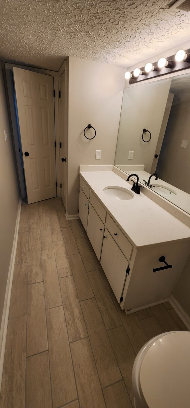 Building Photo - 102 Millwheel Ct