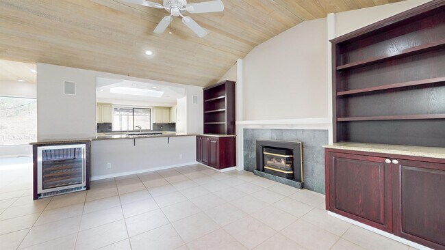 Building Photo - 9168 Eastside Rd