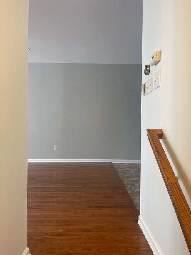 Building Photo - 3 bedroom 2 1/2 bath Townhouse in Bayberry