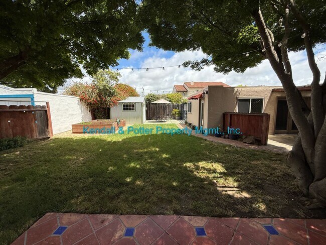 Building Photo - Quiet & Updated Watsonville Charmer 2 plus BR/1BA