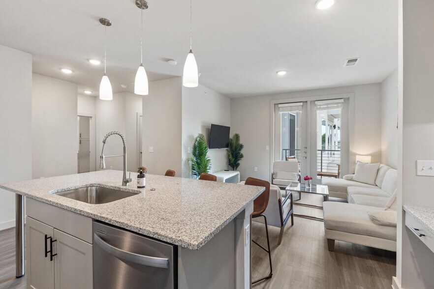 Building Photo - 5820 1/2 Cameron Road-SI FL2-ID1303392P