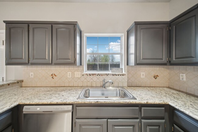Building Photo - Remodeled 2 story in desired Stone Mill Br...