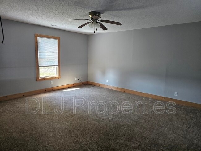 Building Photo - 775 Asheville Hwy