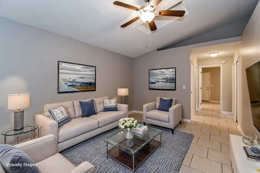 Building Photo - 9956 Somerset Grove Ln