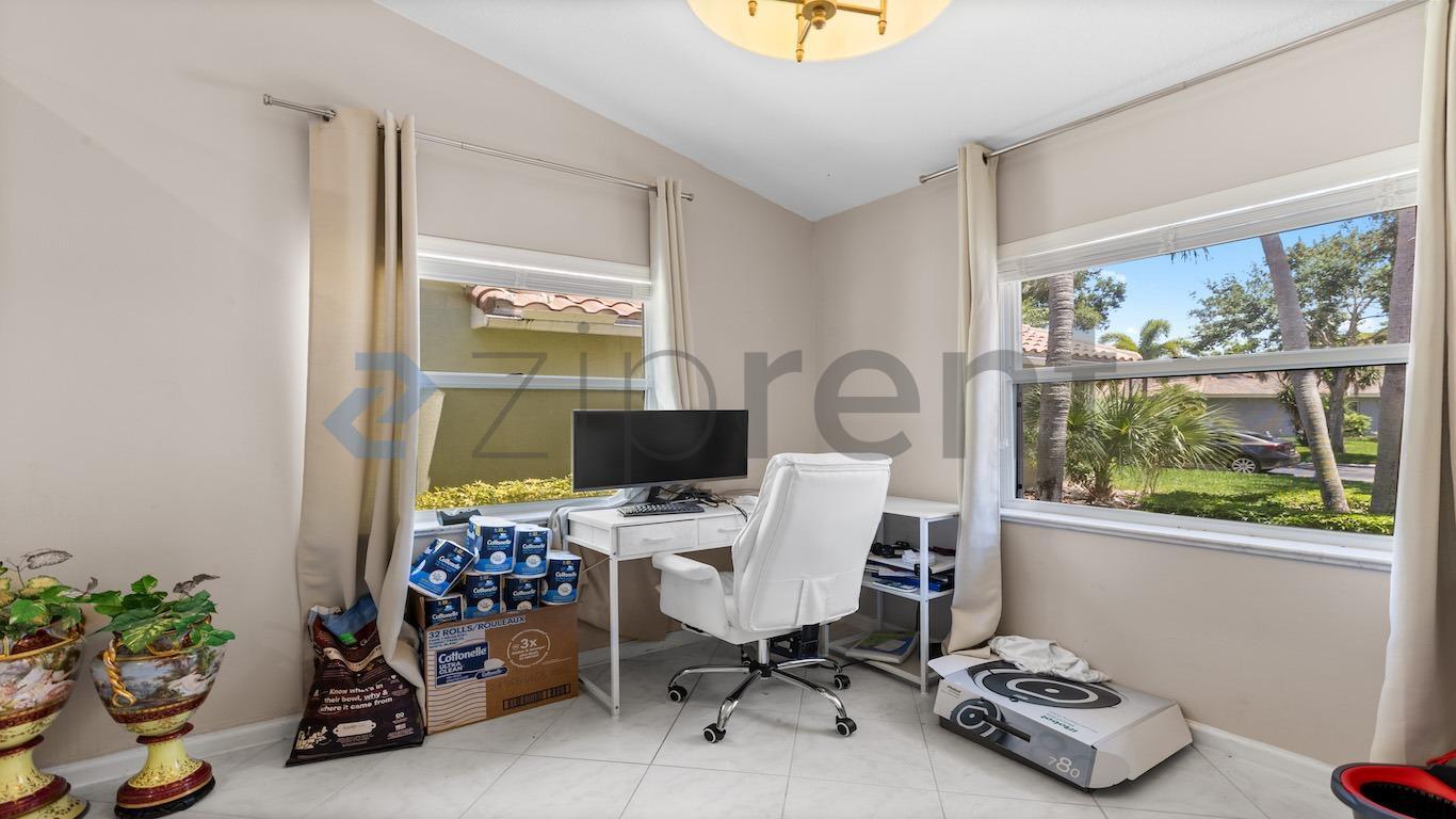 Building Photo - Unit