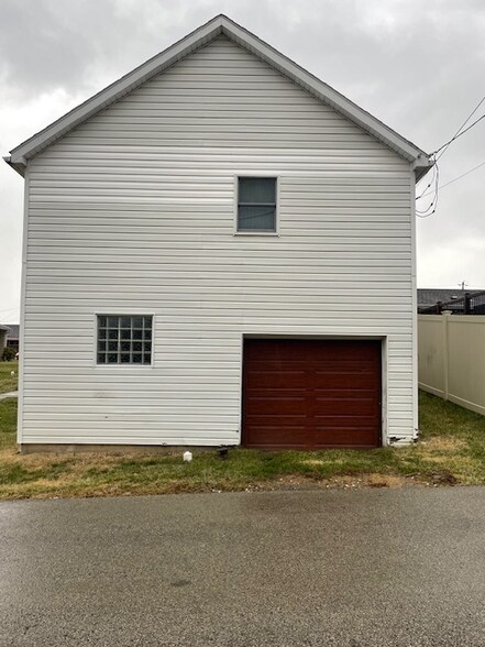 Building Photo - 630 Shelby St
