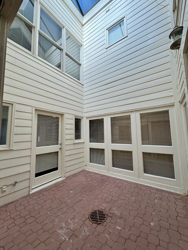 Building Photo - 11862 Taylorcrest Rd