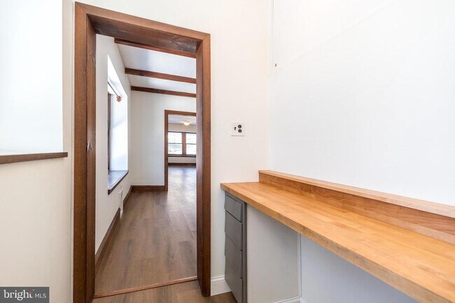 Building Photo - 7738 Ardleigh St