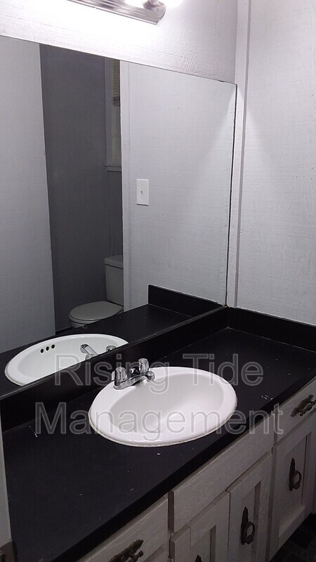 Building Photo - 508 Wood Terrace NE