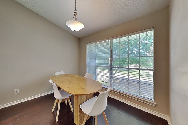 Building Photo - 8550 Fair Oaks Crossing