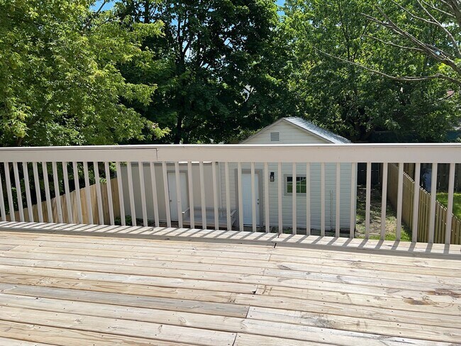 Building Photo - Detroid Shoreway Renovated  4 Bedroom, 2 Bath House with Detached Garage