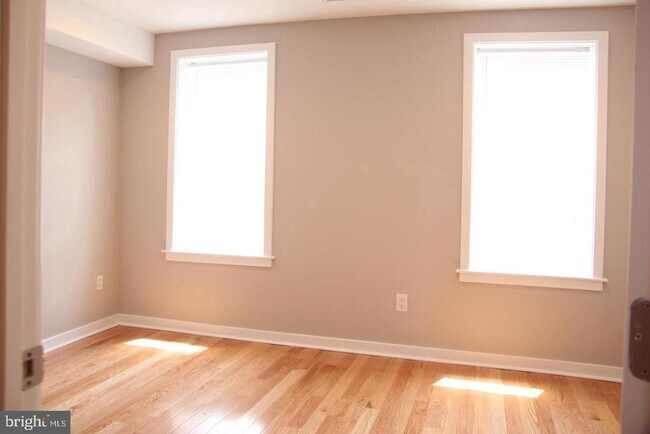 Building Photo - 2023 Brown St
