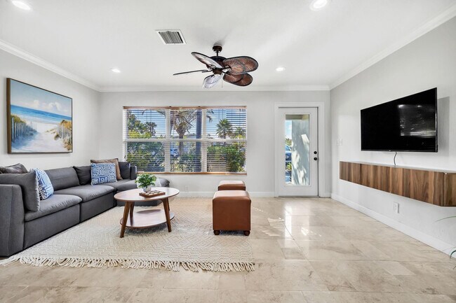 Building Photo - 2277 SE 15th St