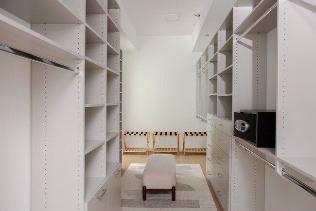 Building Photo - 60 E Randolph St