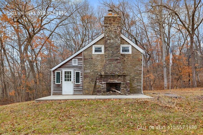 Building Photo - Cottage Home Located in Evansburg State Pa...