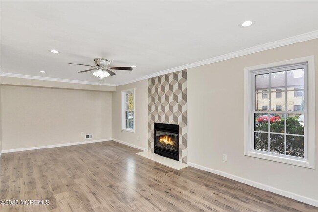 Building Photo - 1508 Wellington Pl