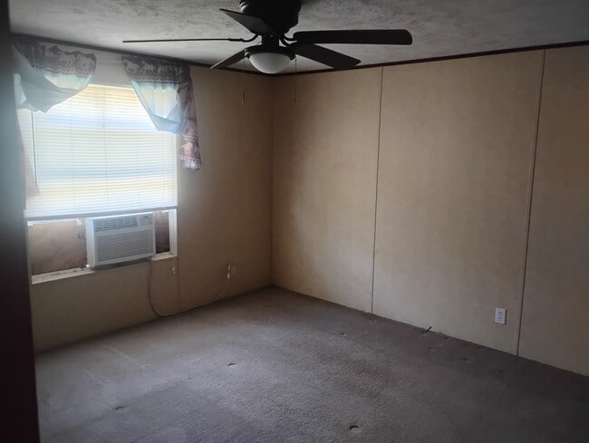 Building Photo - 424 Alverson Rd