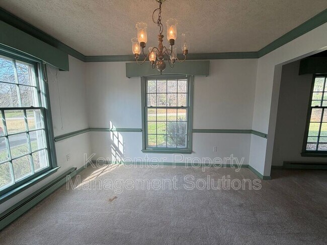 Building Photo - 907 Ladd Rd