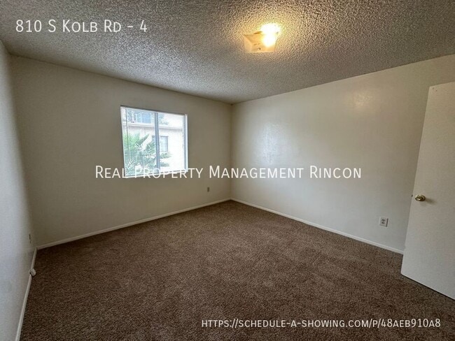 Building Photo - 810 S Kolb Rd