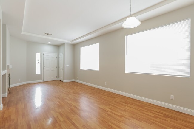 Building Photo - 1016 Venetian Hills Lane