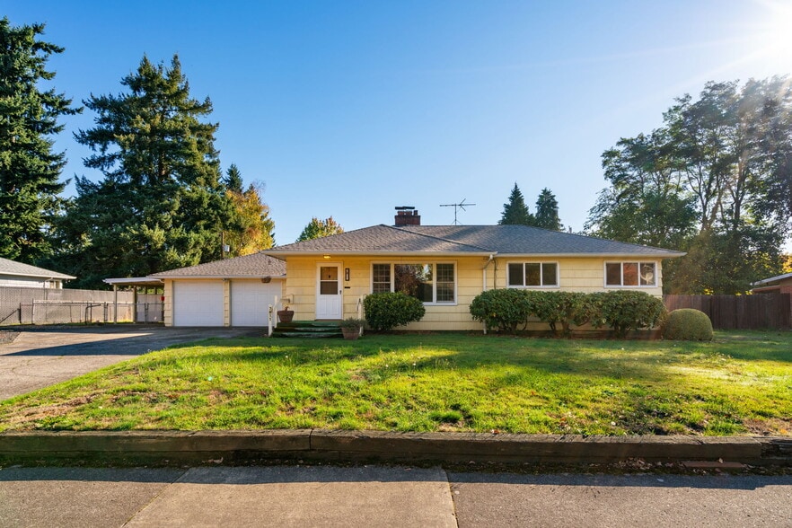 Primary Photo - 7811 NW 9th Ave