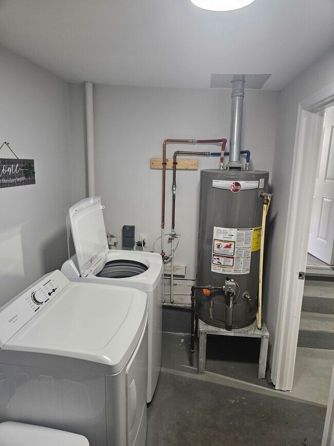 Building Photo - 2213 Wharton Ave