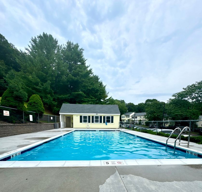 Building Photo - 25 Padanaram Rd