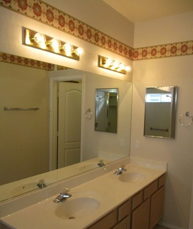 Building Photo - Unfurnished, 1-year long-term rental