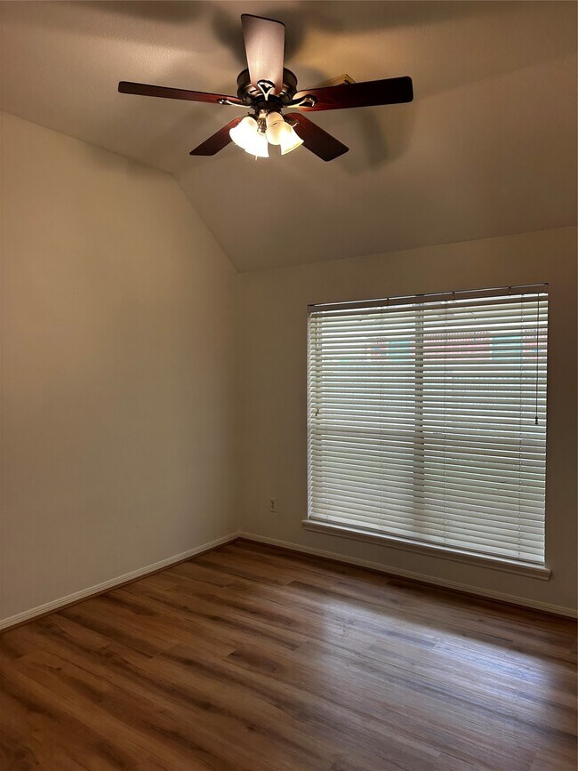 Building Photo - 15303 Marden Ct