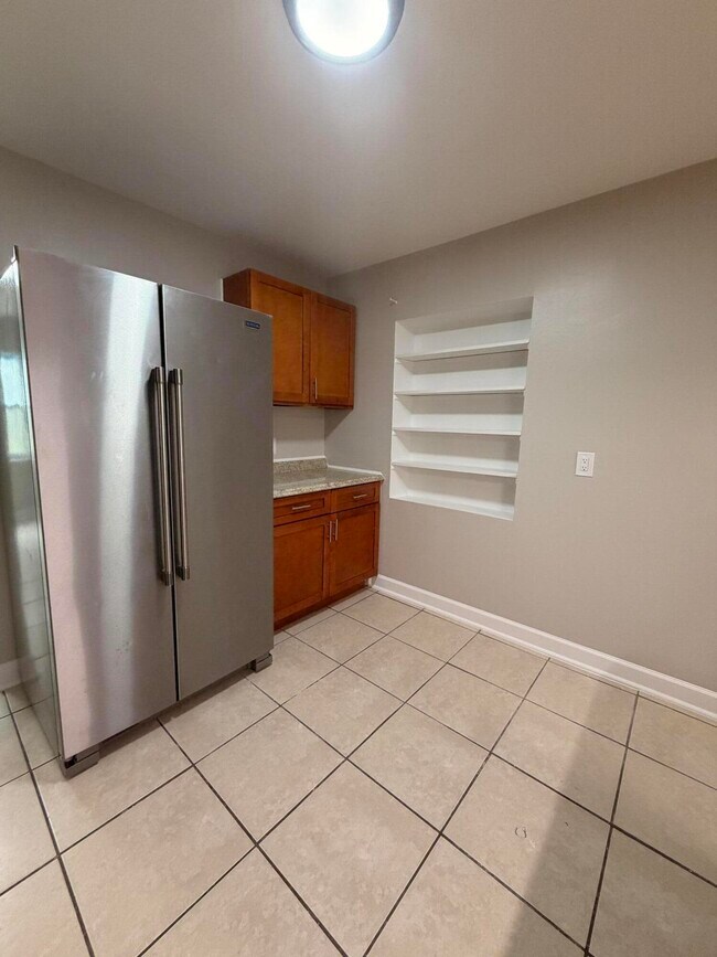 Building Photo - 407 N 29th St