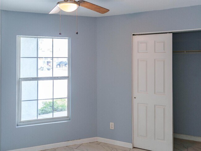 Building Photo - 133 W Park Ave