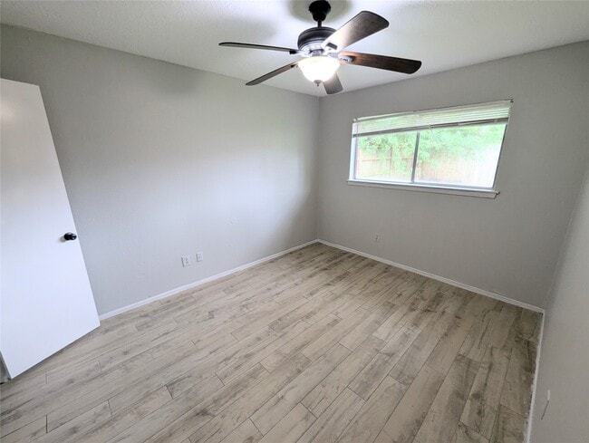 Building Photo - 15267 Morning Dove Dr