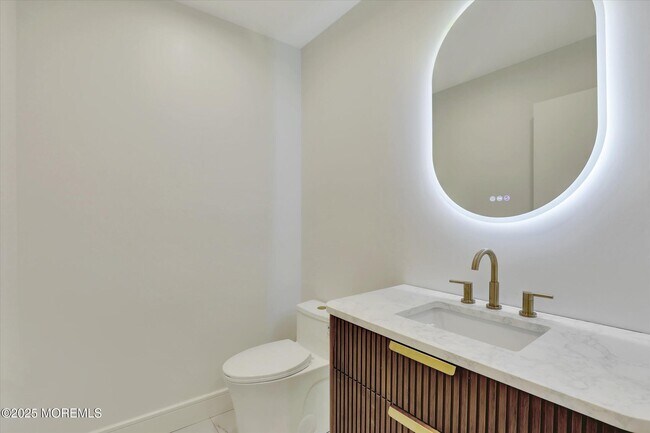 Building Photo - 243 Woodcrest Rd