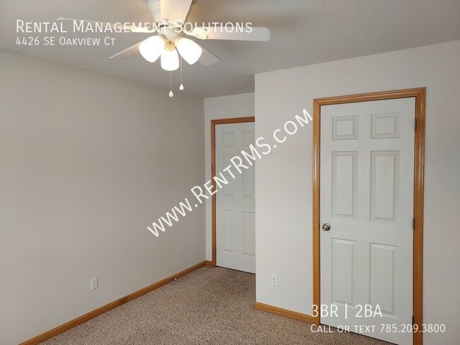 Building Photo - 4426 SE Oakview Ct