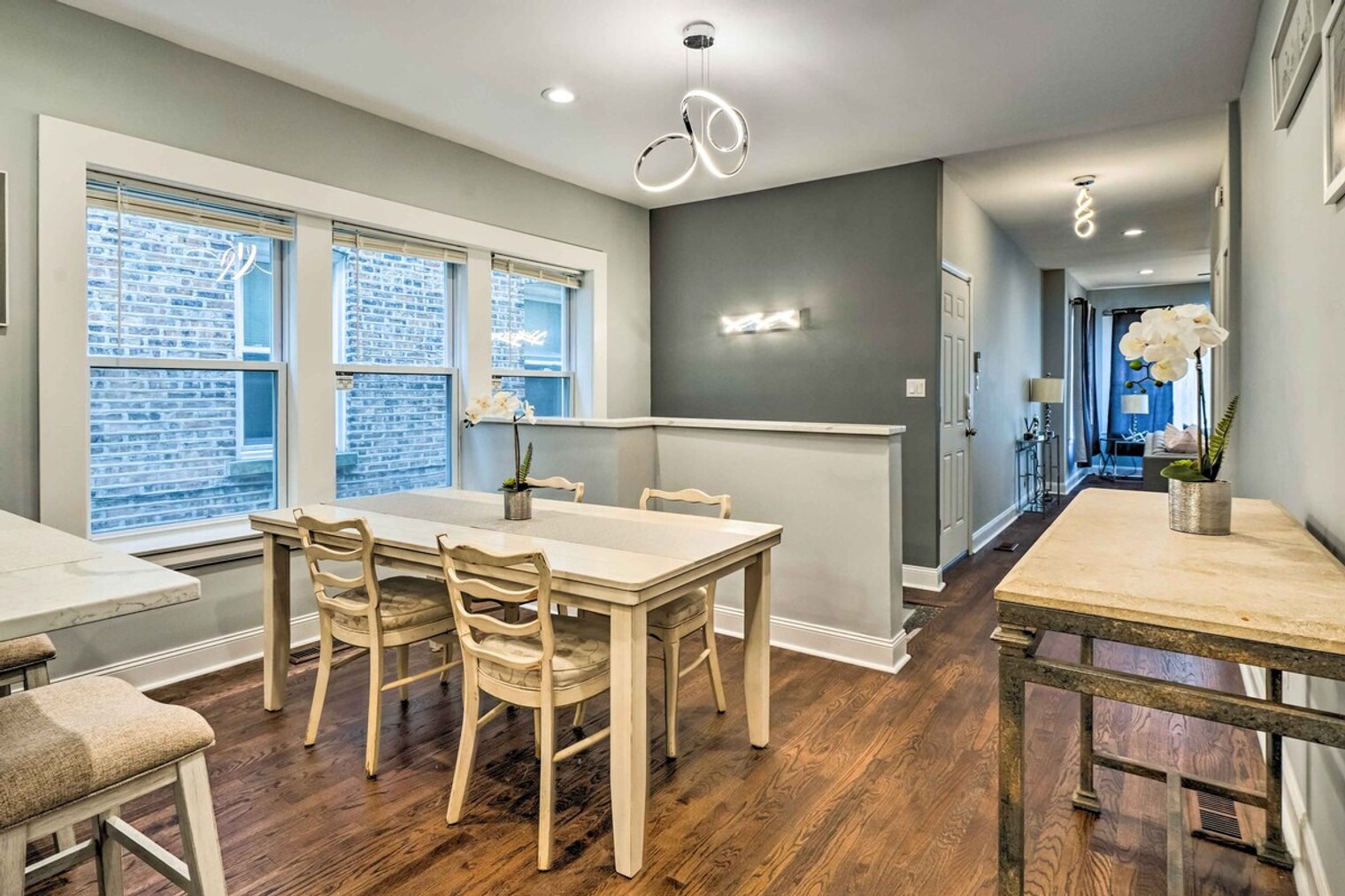 Building Photo - 7931 S Eberhart Ave